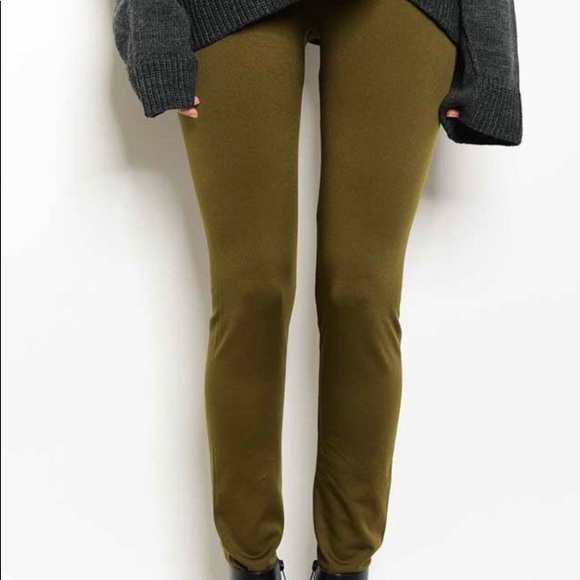 🌟 BUNDLE ONLY Olive Colored Fleece Leggings - Picture 5 of 9